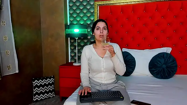 VallerieJones online show from 18, 3, 2025