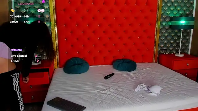 VallerieJones online show from 17, 10, 2025