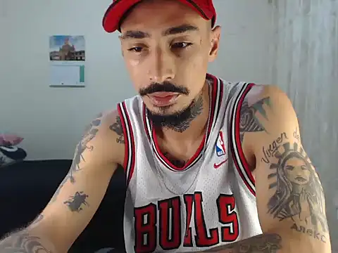 emiliano hottt online show from 22, 2, 2026