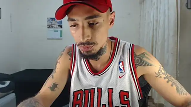 emiliano hottt online show from 20, 4, 2026