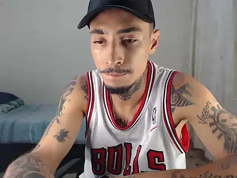 emiliano hottt online show from 29, 9, 2025