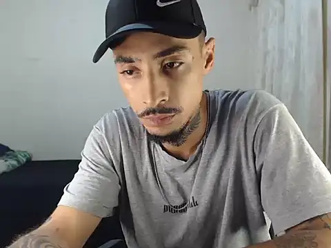 emiliano hottt online show from 13, 10, 2025