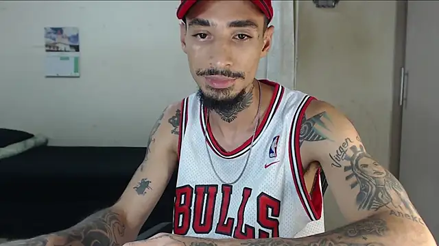 emiliano hottt online show from 28, 4, 2026