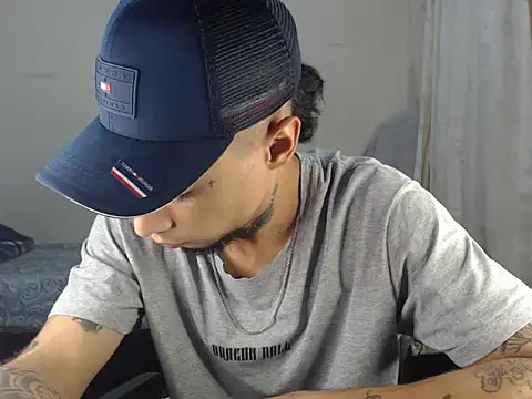 emiliano hottt online show from 9, 3, 2025