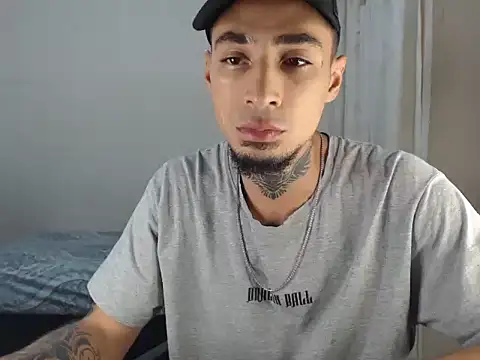 emiliano hottt online show from 26, 1, 2025