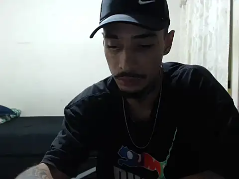 emiliano hottt online show from 13, 10, 2025