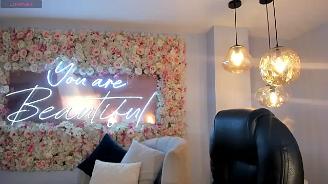 Snapshot of JadeEvansX chatting on 16, 11, 2025 JadeEvansX online show from 16, 11, 2025