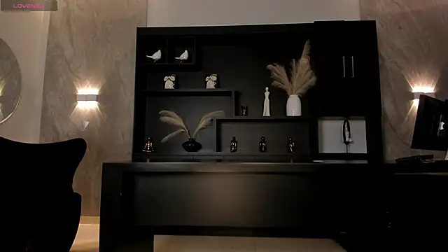 MaryLewis  online show from 14, 4, 2026