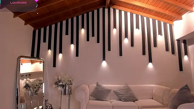 Snapshot of MaryLewis_ chatting on 15, 3, 2025 MaryLewis online show from 15, 3, 2025