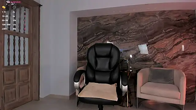 Snapshot of MaryLewis_ chatting on 24, 10, 2025 MaryLewis online show from 24, 10, 2025