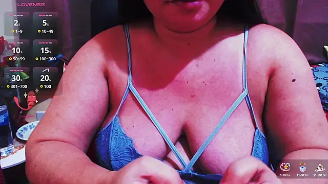 Alliayah Hollyx online show from 7, 3, 2025