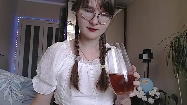 KiraGoldens online show from 30, 9, 2025