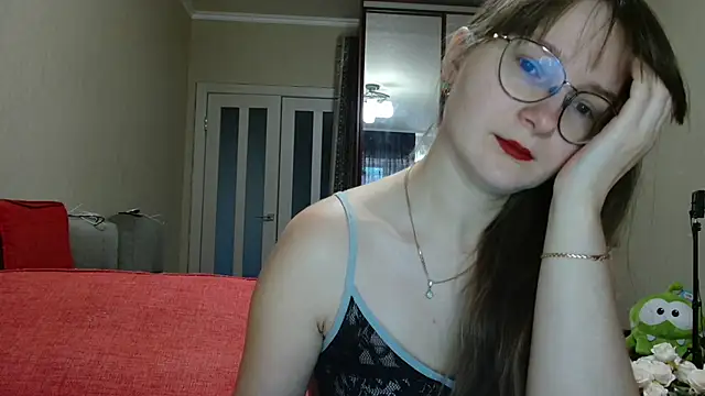 KiraGoldens online show from 4, 11, 2025