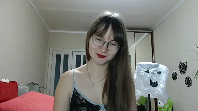 KiraGoldens online show from 2, 11, 2025