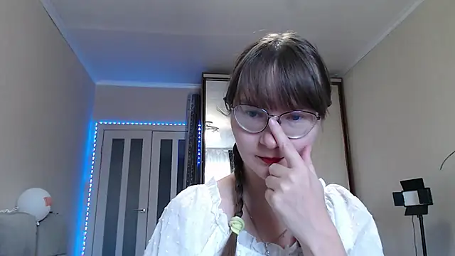 KiraGoldens online show from 26, 9, 2025