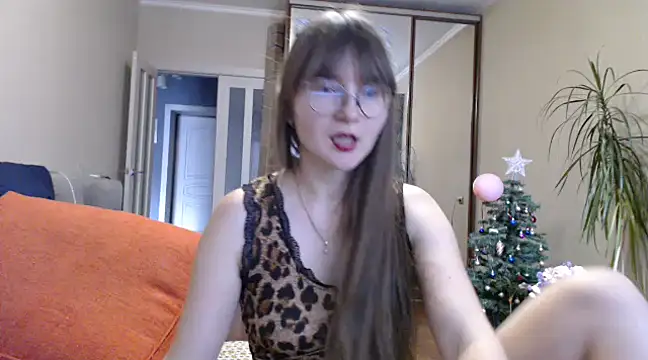 KiraGoldens online show from 21, 2, 2025