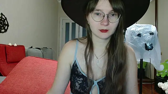 KiraGoldens online show from 1, 11, 2025