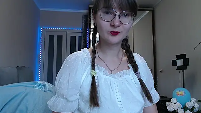 KiraGoldens online show from 24, 9, 2025