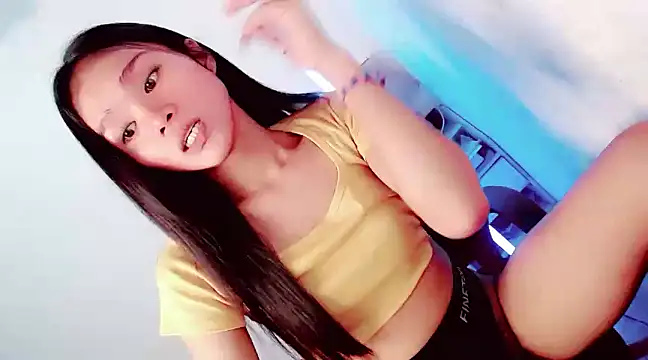 amomentoflust69 online show from 9, 1, 2025