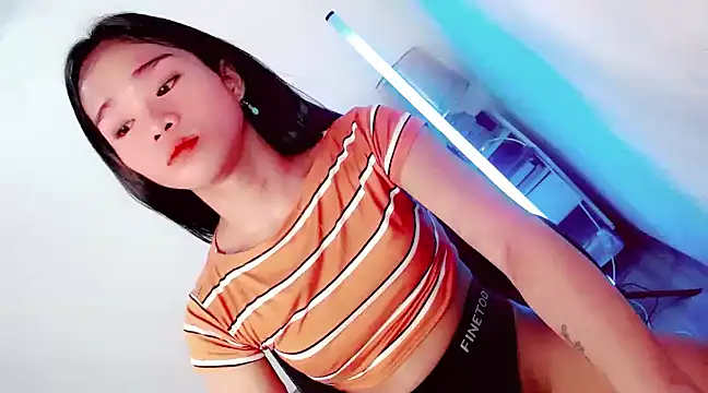 amomentoflust69 online show from 6, 12, 2024