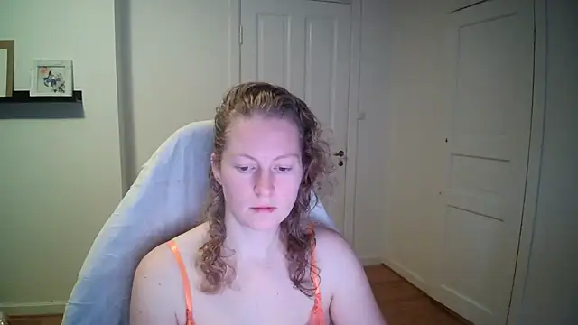 Girlnina-1995 online show from 26, 11, 2025