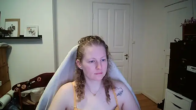 Girlnina-1995 online show from 24, 2, 2026