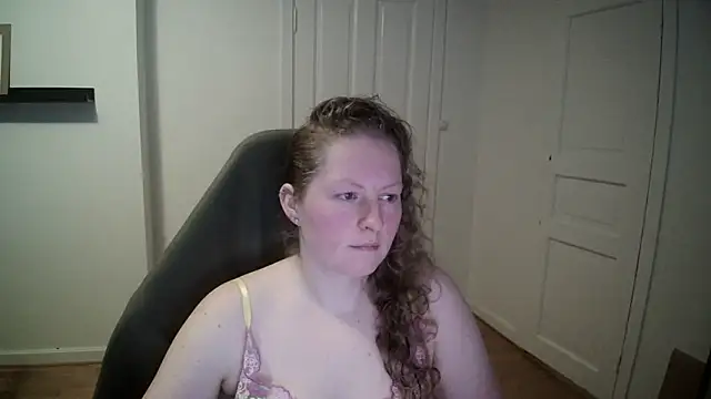 Girlnina-1995 online show from 5, 3, 2025