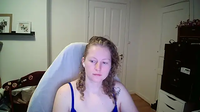 Girlnina-1995 online show from 11, 2, 2026