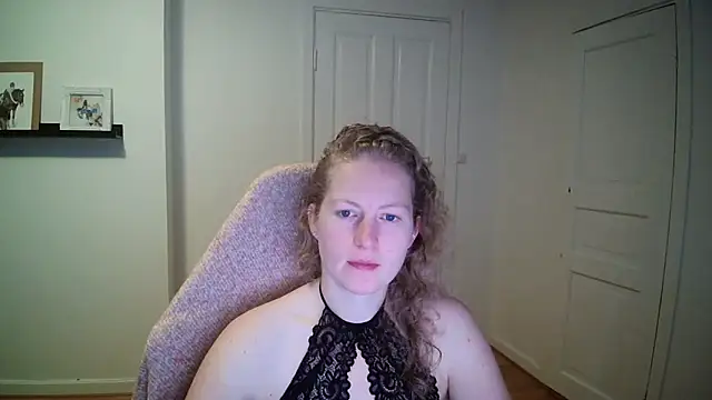 Girlnina-1995 online show from 9, 10, 2025