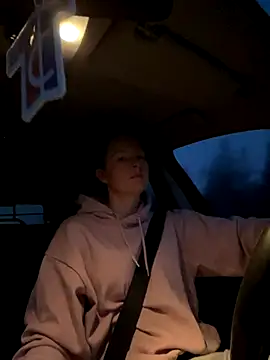 Girlnina-1995 online show from 7, 11, 2025