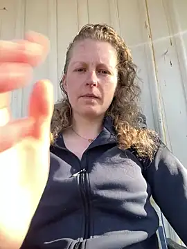 Girlnina-1995 online show from 6, 3, 2026