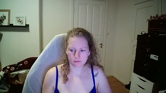 Girlnina-1995 online show from 11, 2, 2026