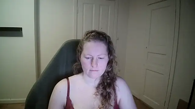 Girlnina-1995 online show from 17, 2, 2025