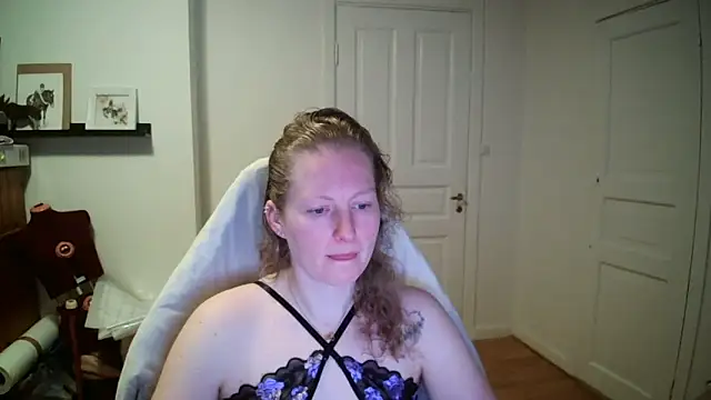 Girlnina-1995 online show from 2, 3, 2026