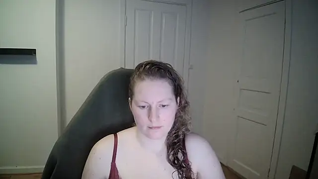 Girlnina-1995 online show from 17, 2, 2025