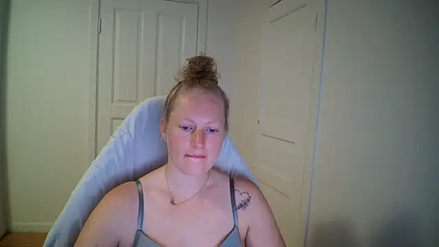 Snapshot of Girlnina-1995 chatting on 14, 7, 2026 Girlnina-1995 online show from 14, 7, 2026