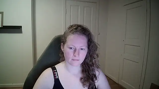 Girlnina-1995 online show from 4, 3, 2025