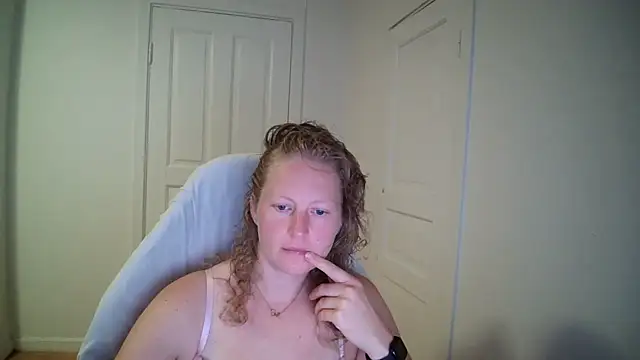 Snapshot of Girlnina-1995 chatting on 13, 7, 2026 Girlnina-1995 online show from 13, 7, 2026