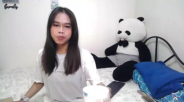 rihanna22 online show from 1, 3, 2025