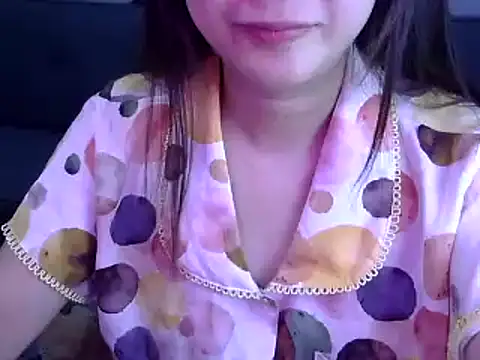 Snapshot of Bee_2k chatting on 8, 7, 2026 Bee 2k online show from 8, 7, 2026