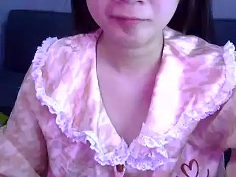 Snapshot of Bee_2k chatting on 18, 6, 2026 Bee 2k online show from 18, 6, 2026
