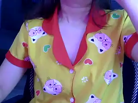 Bee 2k online show from 10, 3, 2026