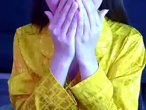 Bee 2k online show from 15, 11, 2025