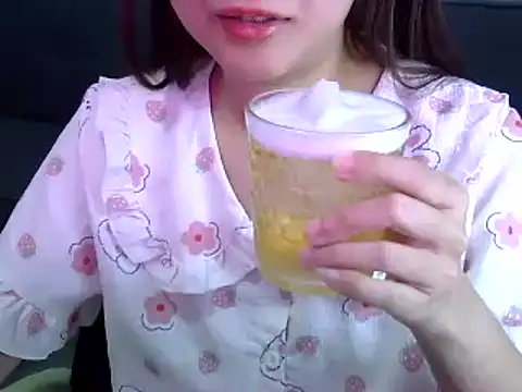 Snapshot of Bee_2k chatting on 7, 7, 2026 Bee 2k online show from 7, 7, 2026