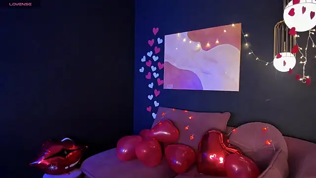 Snapshot of LorenDaze chatting on 14, 2, 2025 LorenDaze online show from 14, 2, 2025