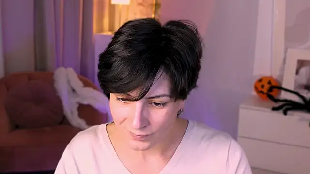 Snapshot of LorenDaze chatting on 4, 11, 2025 LorenDaze online show from 4, 11, 2025