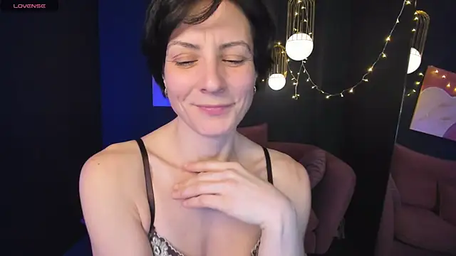 Snapshot of LorenDaze chatting on 7, 2, 2025 LorenDaze online show from 7, 2, 2025