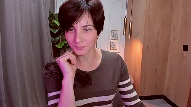 Snapshot of LorenDaze chatting on 22, 10, 2025 LorenDaze online show from 22, 10, 2025