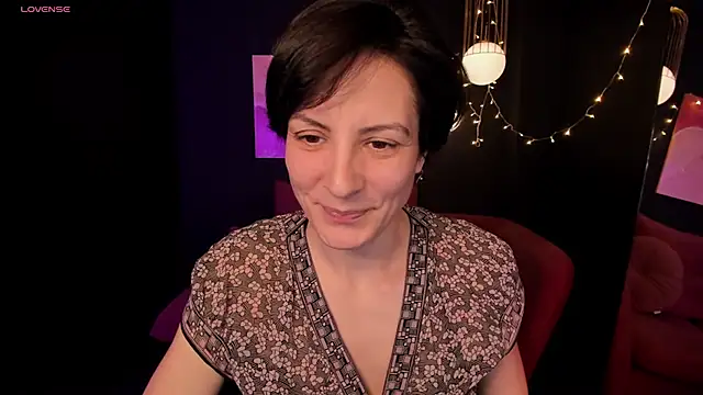 Snapshot of LorenDaze chatting on 8, 2, 2025 LorenDaze online show from 8, 2, 2025