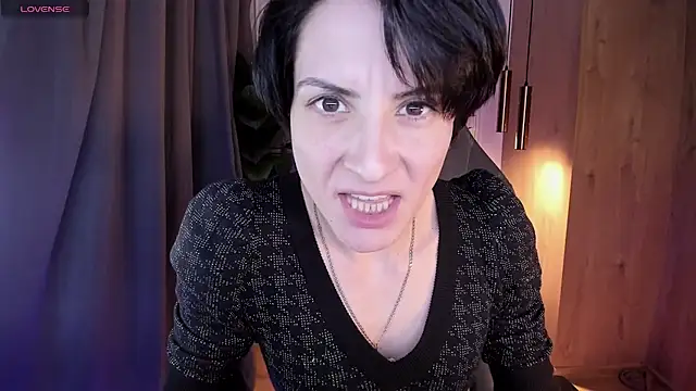 Snapshot of LorenDaze chatting on 4, 3, 2025 LorenDaze online show from 4, 3, 2025